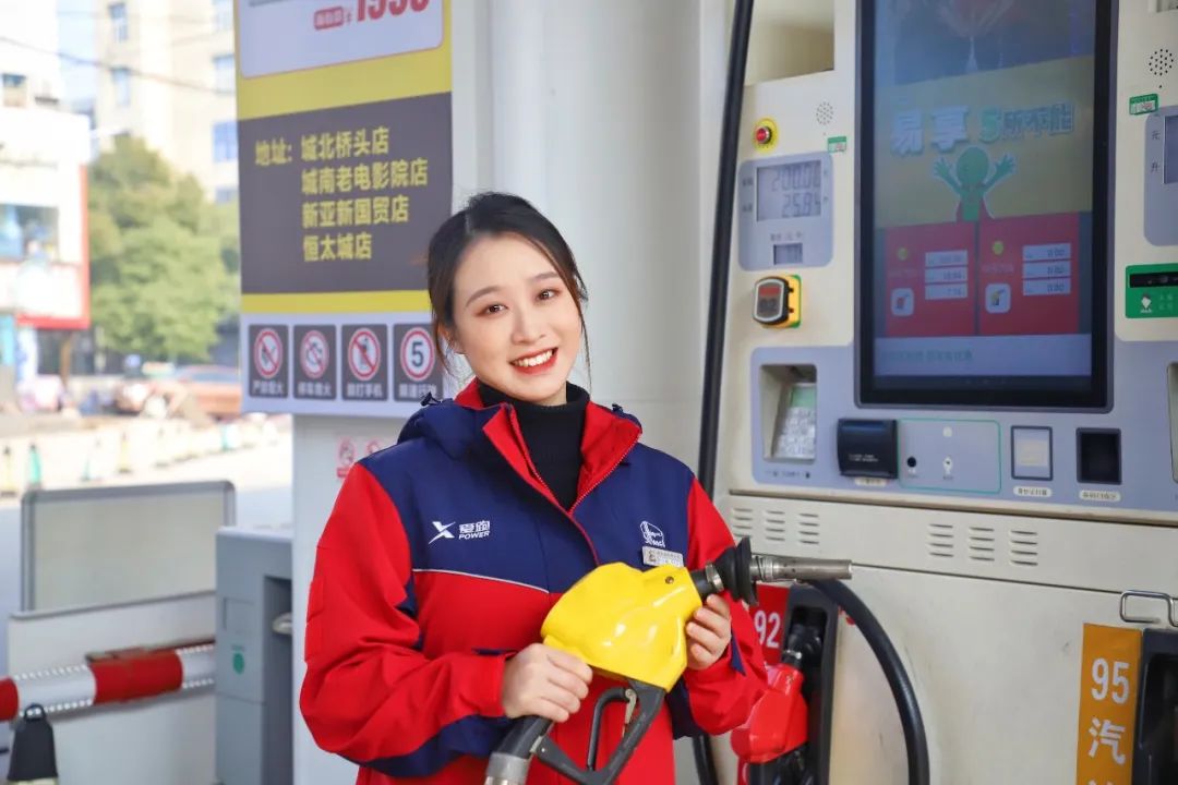 汽车油箱前半箱耐烧原因_汽车油箱口结构图_油表传感器误差对油量显示的影响