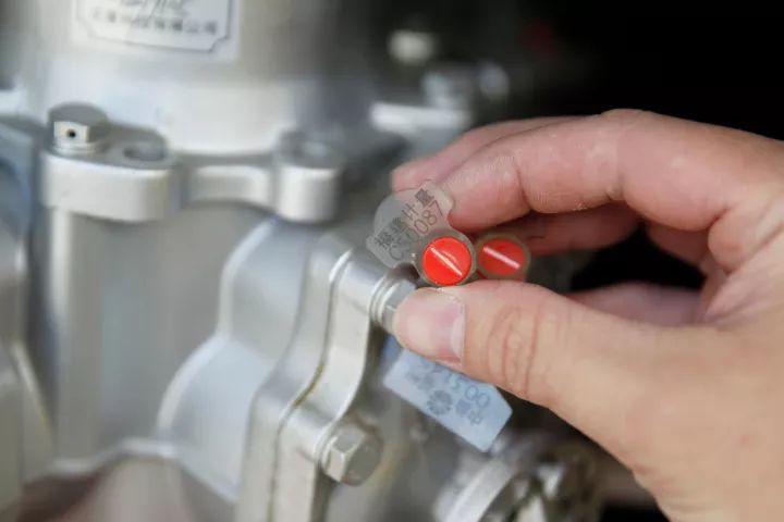 加油跳枪原因_汽车油箱口结构图_油枪工作原理